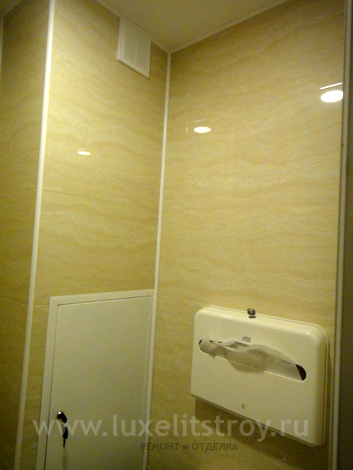 сантехнические люки в туалете офиса компании ЗАО ТД ТОТАЛ ПРОФИТ